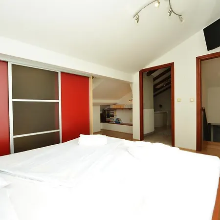 Barbora Apartment *