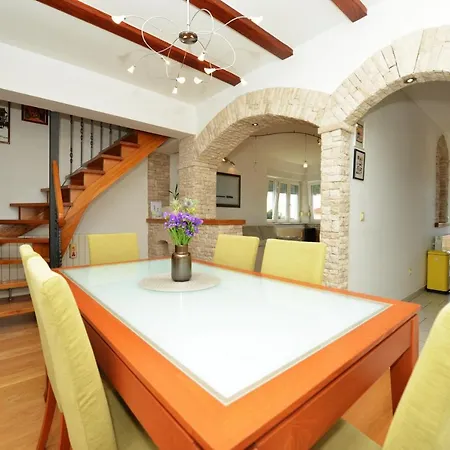 Barbora Apartment