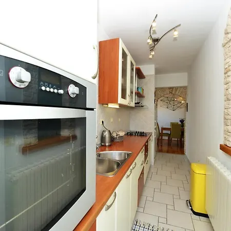 Barbora Apartment *